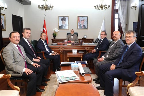 Valimiz Doç.Dr.Kübra Güran Yiğitbaşı, Tarıma Dayalı İhtisas OSB Daire Başkanı Deniz Oruç, Vali Yardımcılarımız ve Beraberindeki Heyeti Kabul Etti