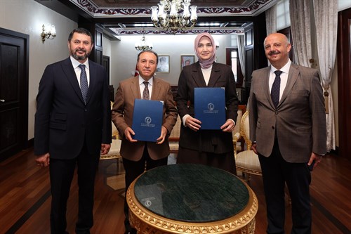 Afyonkarahisar İl Özel İdaresi ve Zafer Teknopark A.Ş. arasında, jeotermal kaynaklarımızı kullanarak su ürünleri yetiştiriciliği protokolü imzalandı.